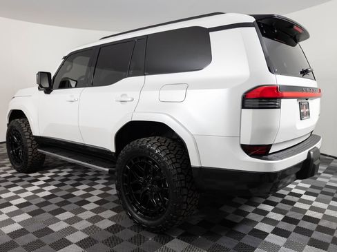 Used 2025 Lexus GX 550 w/ Accessory Package (Z1) AWD/4WD image 4