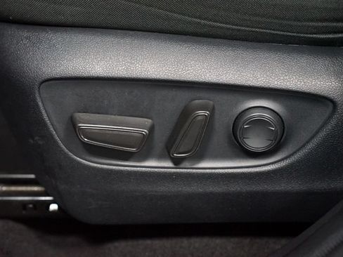 Certified 2025 Toyota RAV4 XLE FWD image 33
