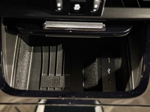 Used 2025 Porsche Cayenne Coupe image 90