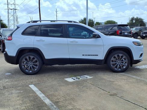 Used 2021 Jeep Cherokee Latitude Lux 80th Anniv w/ Quick Order Package 26U 80TH FWD image 28