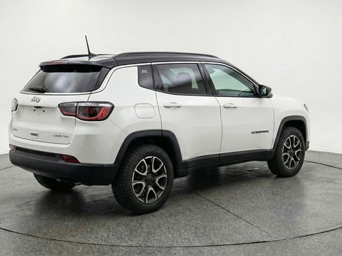 Used 2025 Jeep Compass Trailhawk AWD/4WD image 9
