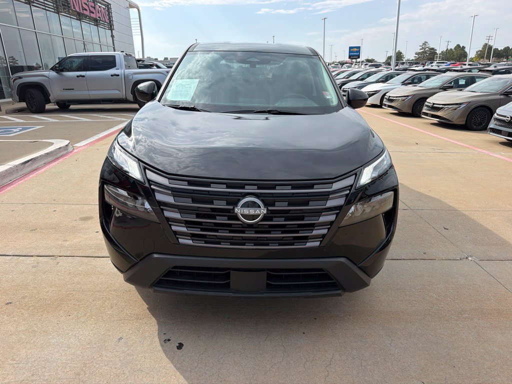 Used 2026 Nissan Rogue SV FWD image 8