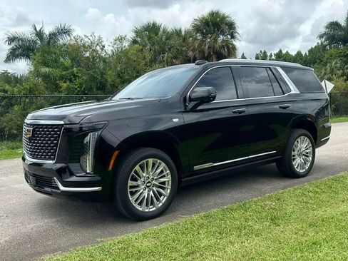 Used 2026 Cadillac Escalade Luxury RWD image 5