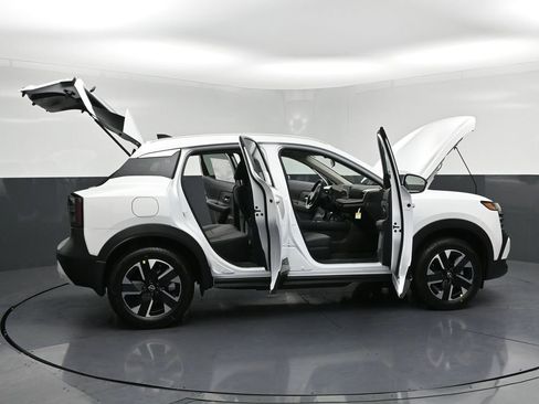 New 2026 Nissan Kicks SV w/ SV Premium Package AWD/4WD image 33