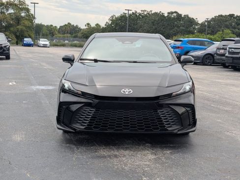 Used 2025 Toyota Camry SE FWD image 2