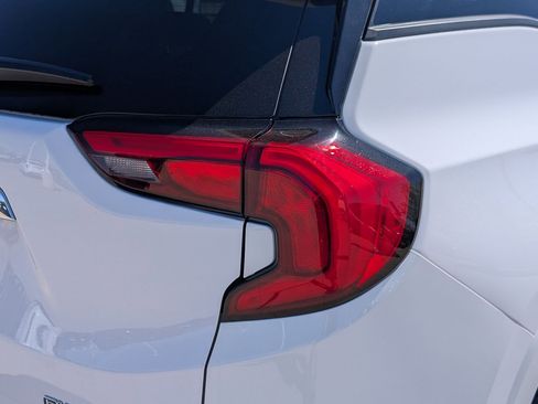 Used 2018 GMC Terrain Denali w/ Comfort Package image 11