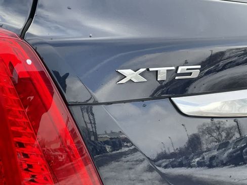 Used 2017 Cadillac XT5 Luxury w/ Driver Awareness Package image 39