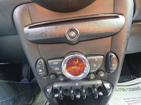 Used 2011 MINI Cooper Hardtop FWD image 17