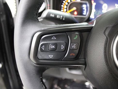 Used 2025 Jeep Wrangler Unlimited Rubicon image 38