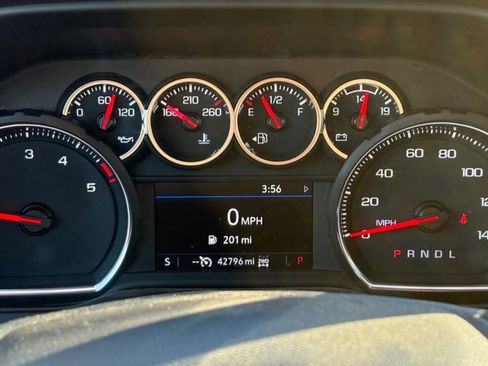 Used 2022 Chevrolet Silverado 3500 LT w/ Convenience Package image 17