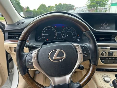 Used 2015 Lexus ES 350 w/ Luxury Package FWD image 9