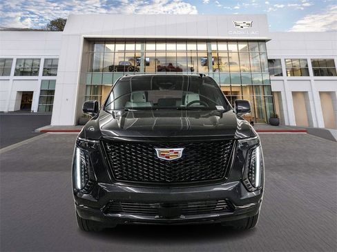 New 2026 Cadillac Escalade ESV Platinum Sport image 2