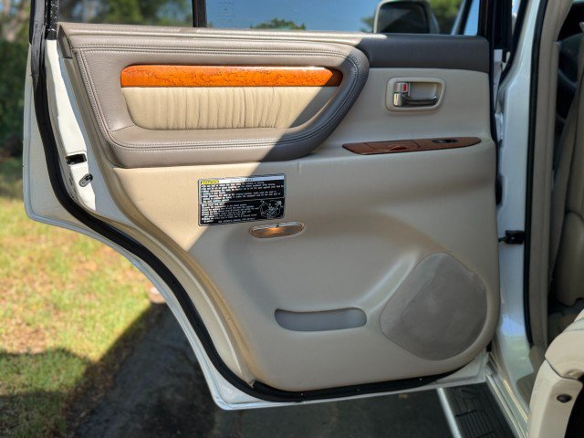 Used 2004 Lexus LX 470 4WD image 25