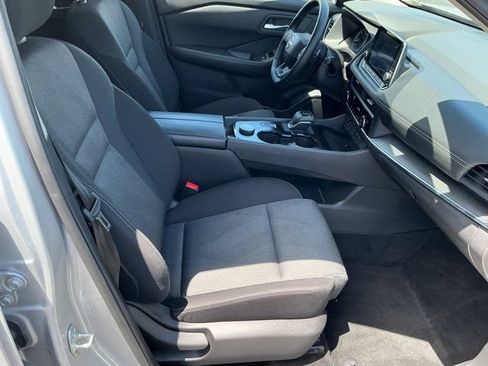Used 2025 Nissan Rogue SV AWD/4WD image 19
