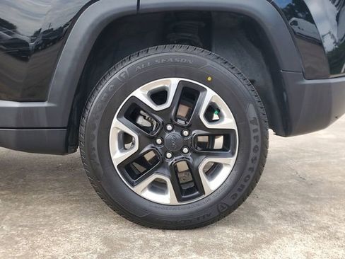 Used 2018 Jeep Compass Trailhawk w/ Navigation Group AWD/4WD image 13