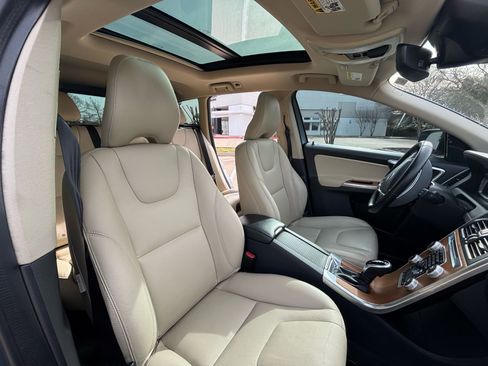 Used 2017 Volvo XC60 T5 Inscription w/ Preferred Option Package image 19