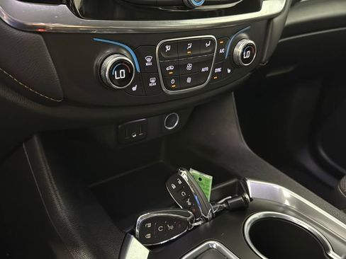 Used 2020 Chevrolet Traverse LT FWD image 21