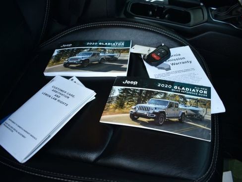 Used 2020 Jeep Gladiator Overland image 18