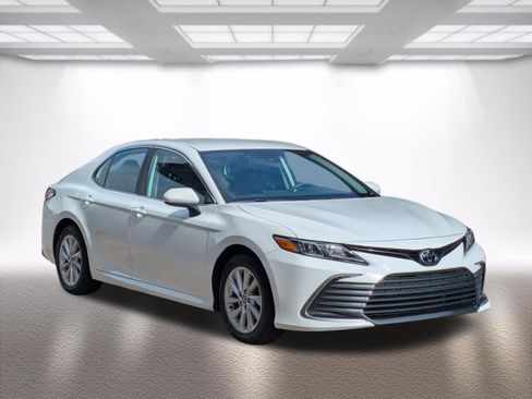 Certified 2024 Toyota Camry LE image 1