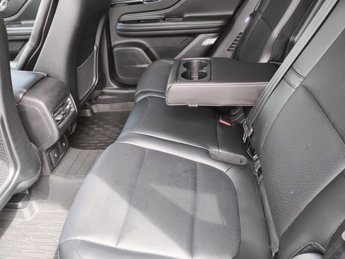 Used 2023 Lincoln Corsair AWD w/ Equipment Group 101A image 18