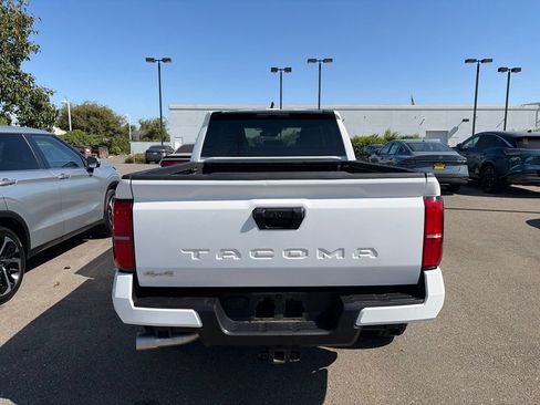 Used 2024 Toyota Tacoma SR5 AWD/4WD image 5