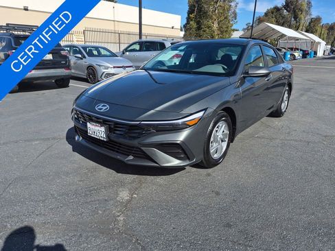 Used 2025 Hyundai Elantra SE image 3