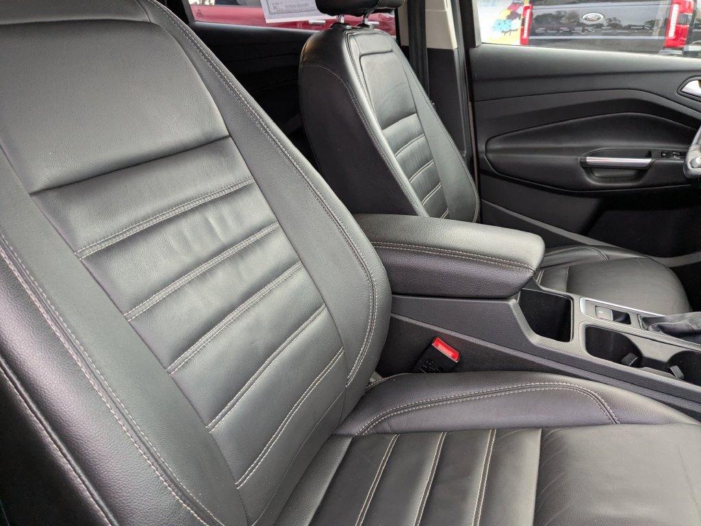 Used 2017 Ford Escape Titanium AWD/4WD image 17