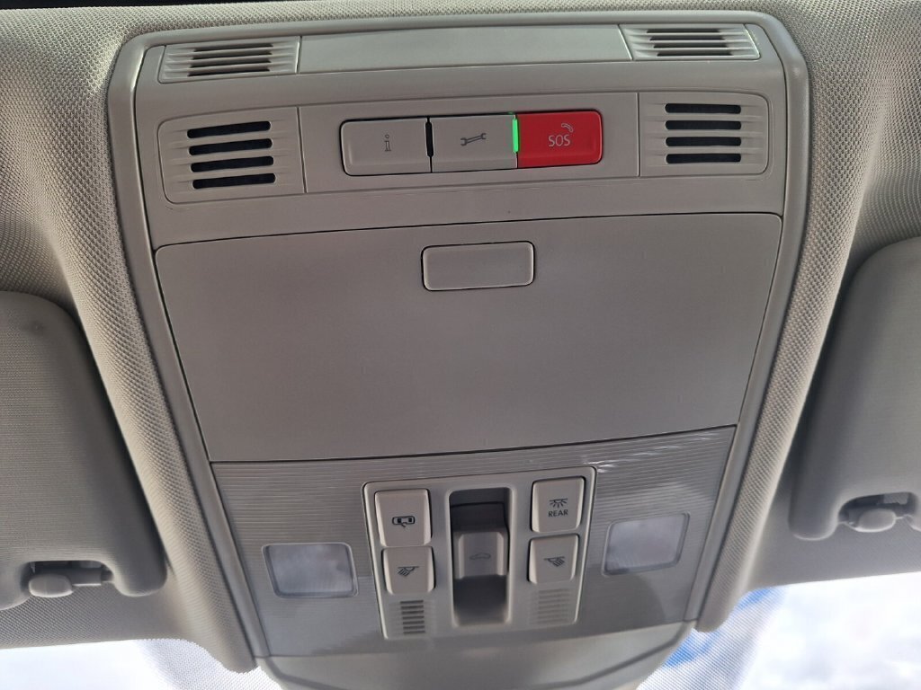 Used 2026 Volkswagen Jetta SE FWD image 18