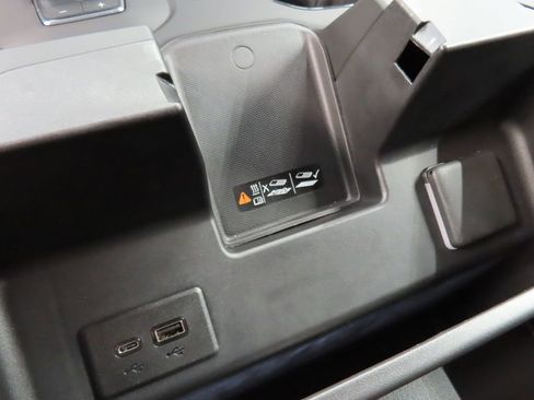 Used 2025 GMC Sierra 2500 AT4 w/ Technology Package AWD/4WD image 80