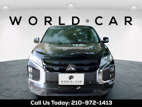 Used 2023 Mitsubishi Outlander Sport LE image 2
