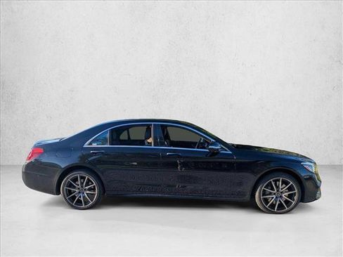 Used 2019 Mercedes-Benz S 560 Sedan image 2