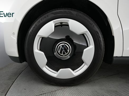 Used 2025 Volkswagen ID. Buzz Pro S RWD image 19