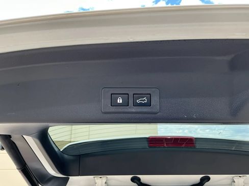 Used 2022 Subaru Ascent Limited w/ Technology Package AWD/4WD image 21