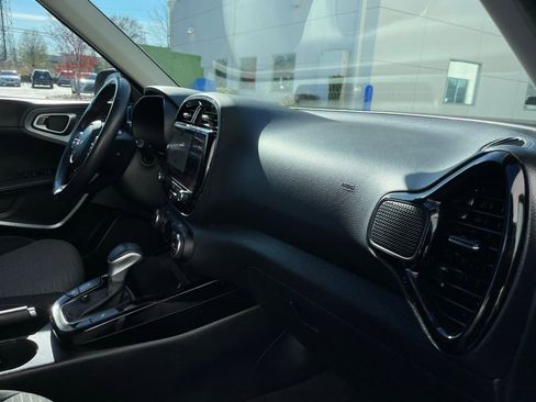 Used 2023 Kia Soul EX image 35