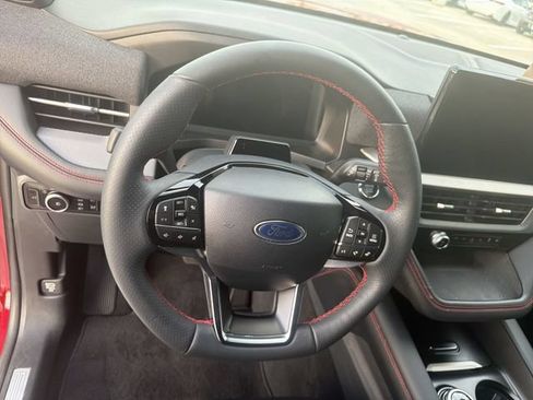 Used 2025 Ford Explorer ST-Line w/ ST-Line Street Pack AWD/4WD image 16