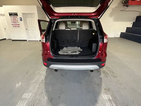 Used 2016 Ford Escape SE w/ SE Leather Comfort Package AWD/4WD image 8