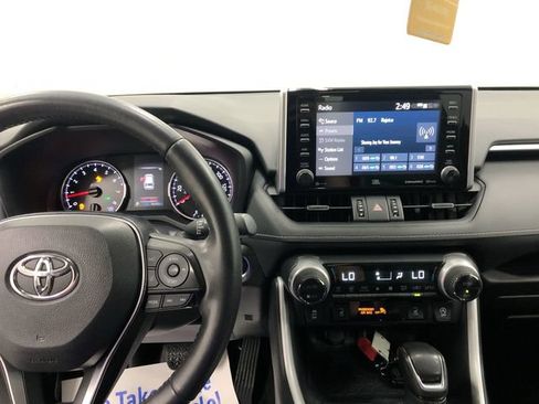 Used 2020 Toyota RAV4 XLE Premium AWD/4WD image 20