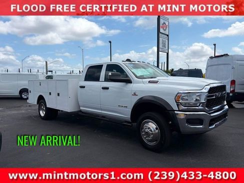 Used 2020 RAM 4500 Tradesman w/ Chrome Appearance Group RWD image 1