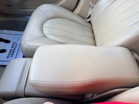 Used 2011 Buick Lucerne CXL FWD image 34