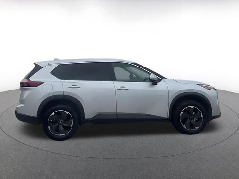 Used 2025 Nissan Rogue SV AWD/4WD image 14