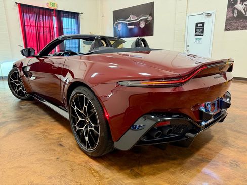 Used 2021 Aston Martin V8 Vantage Roadster image 2