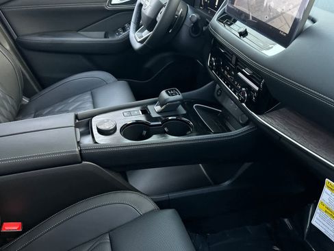 New 2026 Nissan Rogue Platinum image 19