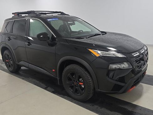 Used 2025 Nissan Rogue SV AWD/4WD image 4