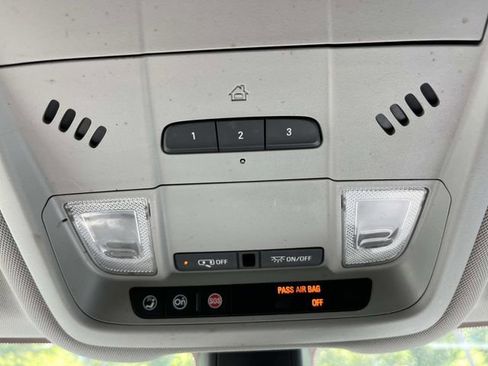 Used 2019 GMC Terrain SLT w/ Preferred Package FWD image 33