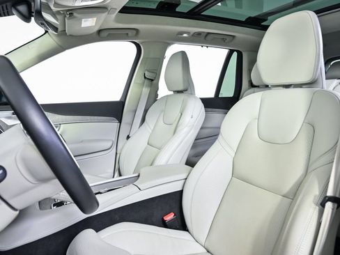 Used 2024 Volvo XC90 T8 Ultimate image 7