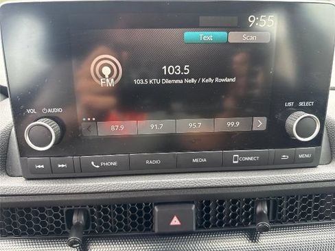 Used 2023 Honda CR-V LX image 11