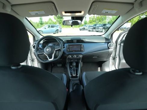 Used 2025 Nissan Versa SV FWD image 24