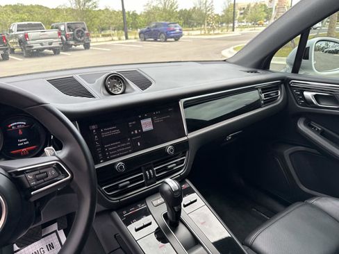 Used 2023 Porsche Macan Turbo AWD/4WD image 26