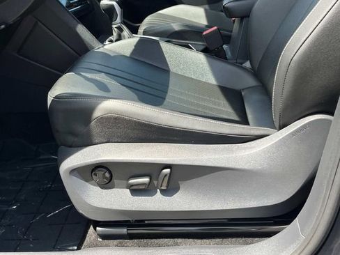 Used 2023 Volkswagen Tiguan SE FWD image 27