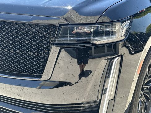 Used 2021 Cadillac Escalade Sport Platinum w/ LPO, ONYX Package AWD/4WD image 11